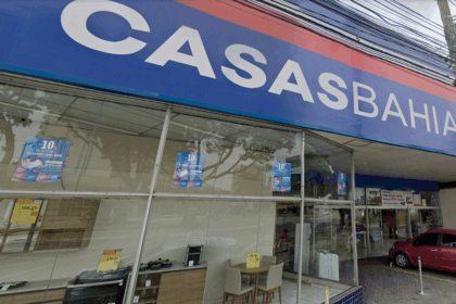 Pressionada por juros altos e dívida de R$ 17,3 bilhões, Casas Bahia pede recuperação judicial