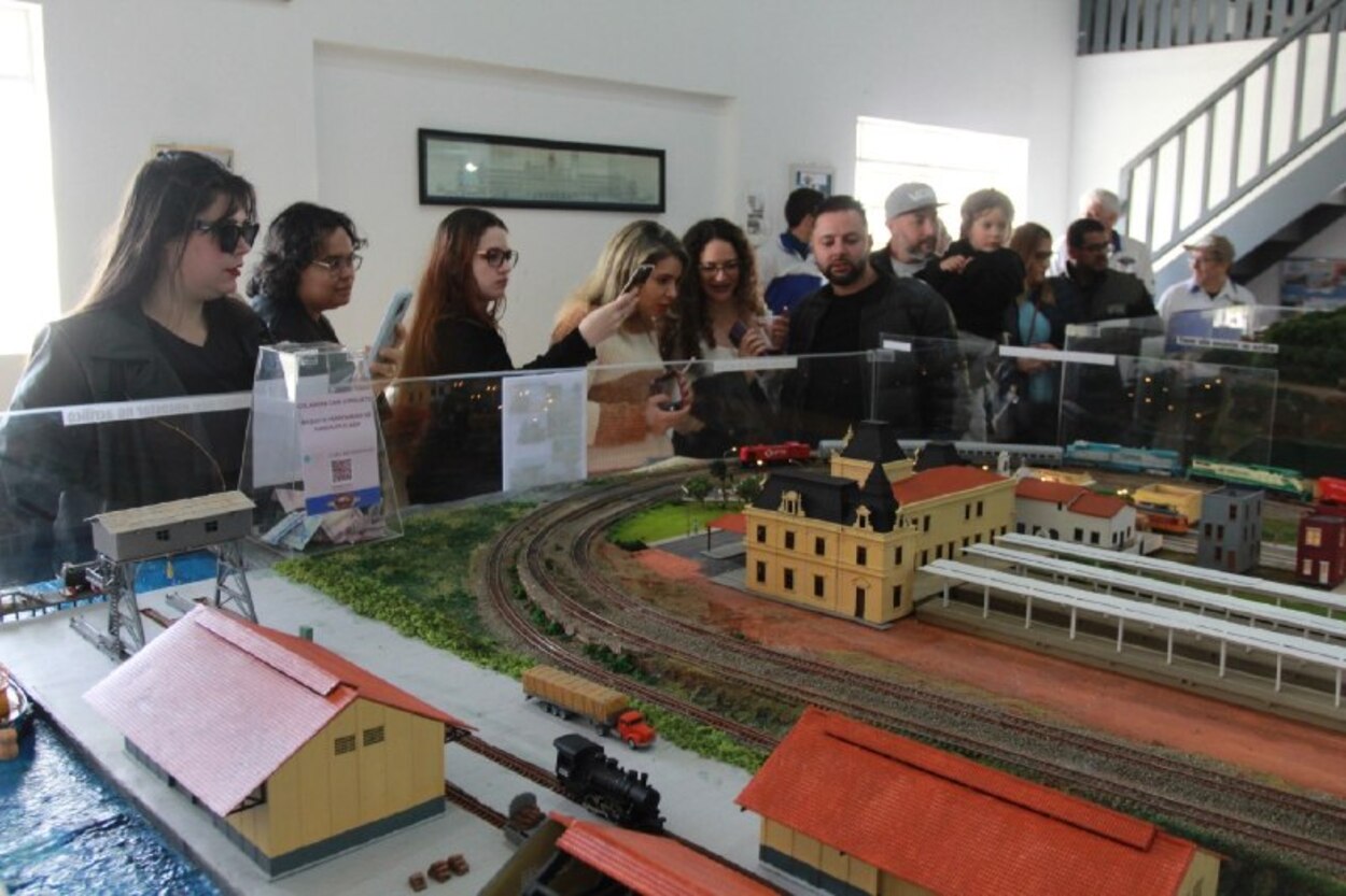Iniciativa é realizada pelo Ferreoclube do ABC; hobby se dedica à construção de réplicas de trens, locomotivas e vagões