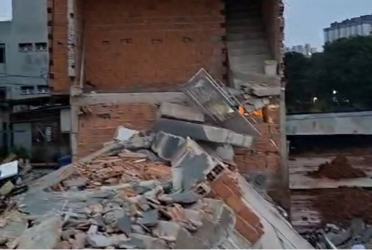 Desabamento de obra deixa três feridos e mobiliza resgate no Jardim Calux, em São Bernardo