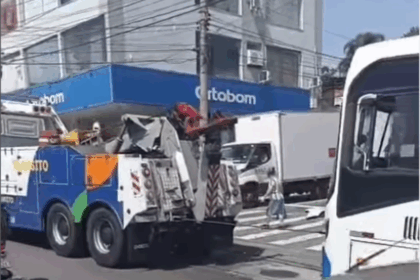 Ônibus quebrado e acidente com moto complicam o trânsito no Centro de São Bernardo nesta sexta-feira