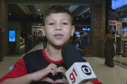 Amor além da vida: garoto de 8 anos emociona ao mandar recado para pai que não conheceu