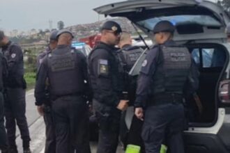 Casal de GCMs de folga reage a assalto e suspeito morre em confronto na Fernão Dias