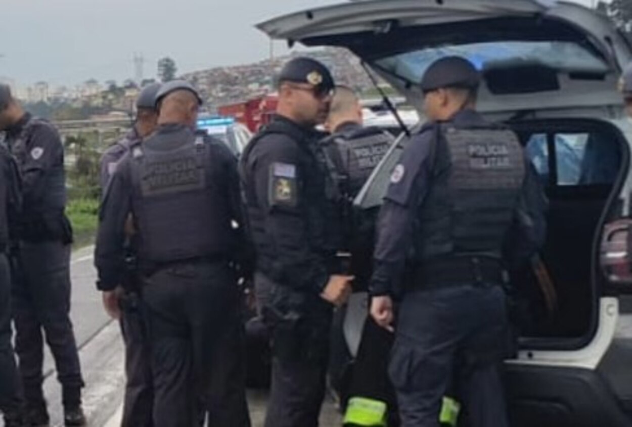  Casal de GCMs de folga reage a assalto e suspeito morre em confronto na Fernão Dias