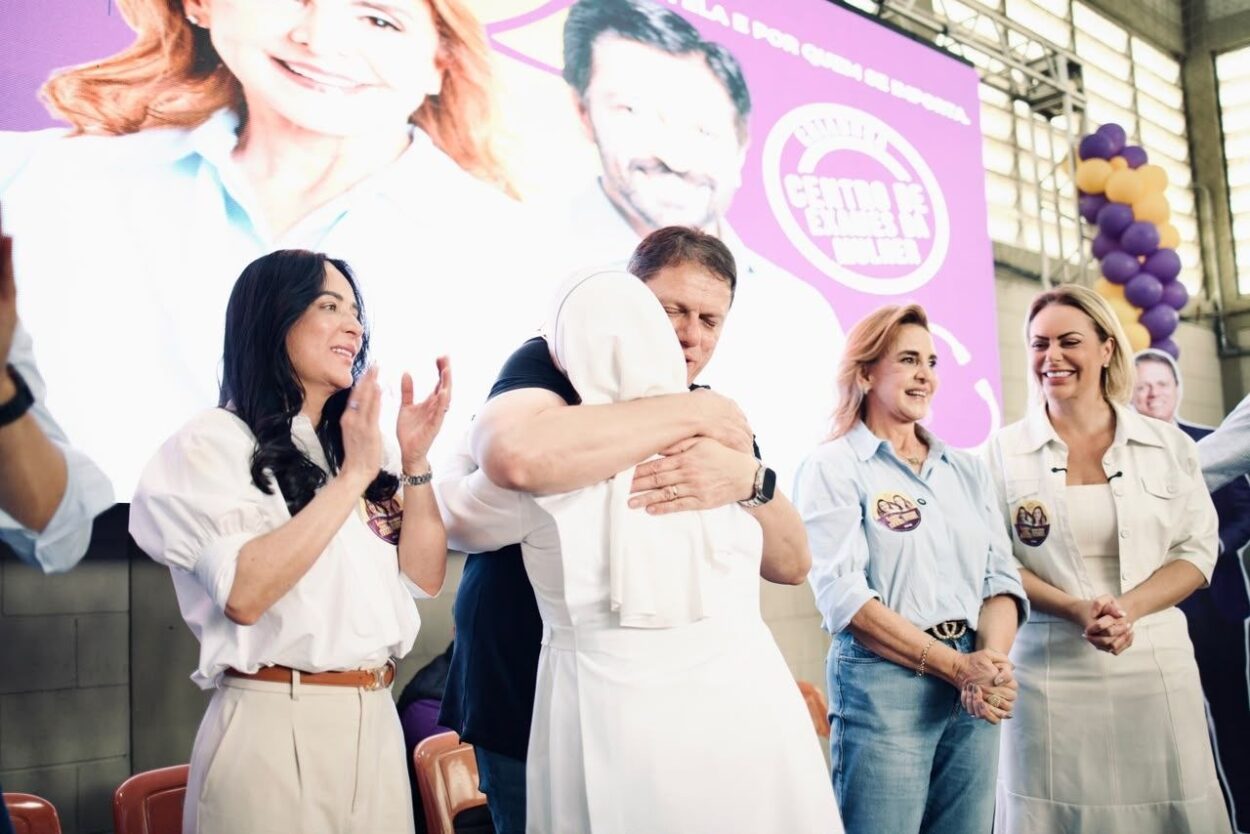 Governador de São Paulo e candidato à reeleição pelo Republicanos, Tarcísio de Freitas, iniciou neste domingo (16) a agenda de campanha