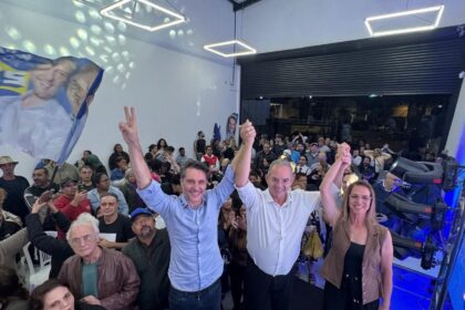 Com apoio de Alex Manente, Luiz Zacarias reúne lideranças e mostra força política em Santo André