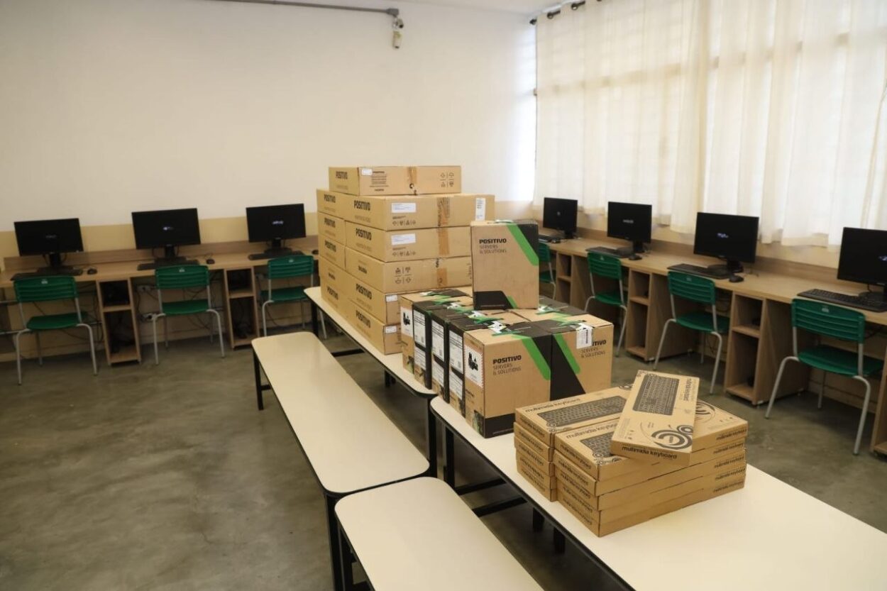 Ao todo serão instalados 200 equipamentos, permitindo que professores de Santo André possam integrar a tecnologia com o ensino regular