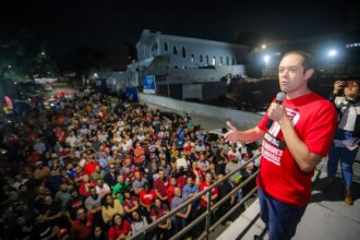 Metalúrgicos do ABC aprovam reajuste salarial de 5,4% e renovação de cláusulas sociais por dois anos