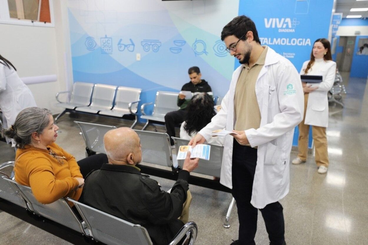 Saúde de Diadema faz trabalho educativo sobre Doença do Olho Seco