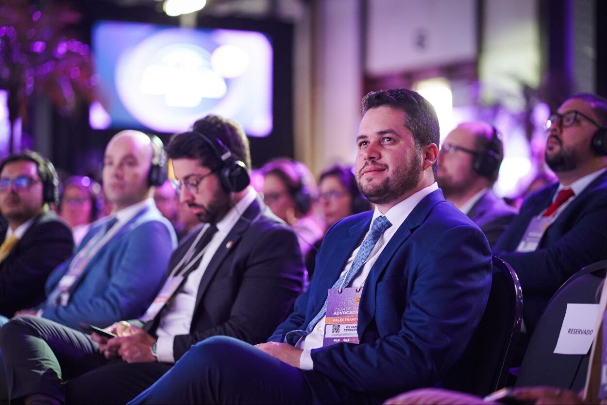 Gilvan leva experiências de Santo André sobre Inteligência Artificial ao maior evento jurídico do Brasil, realizado em Porto Alegre