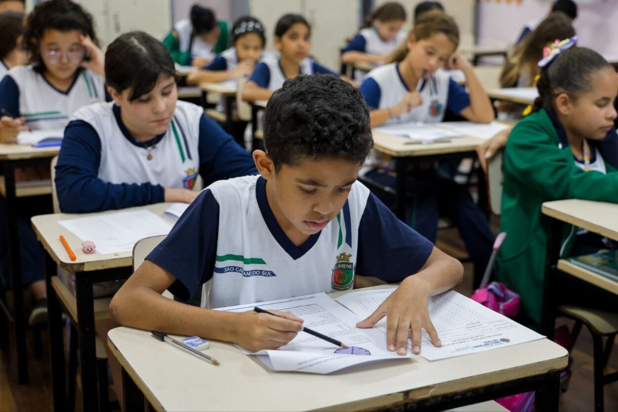 São Caetano amplia liderança regional e avança no Ideb 2025