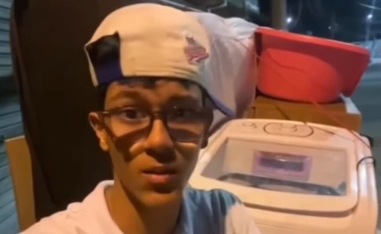 Streamer do Tiktok tem endereço vazado na internet e internautas fazem centenas de pedidos para a casa do jovem