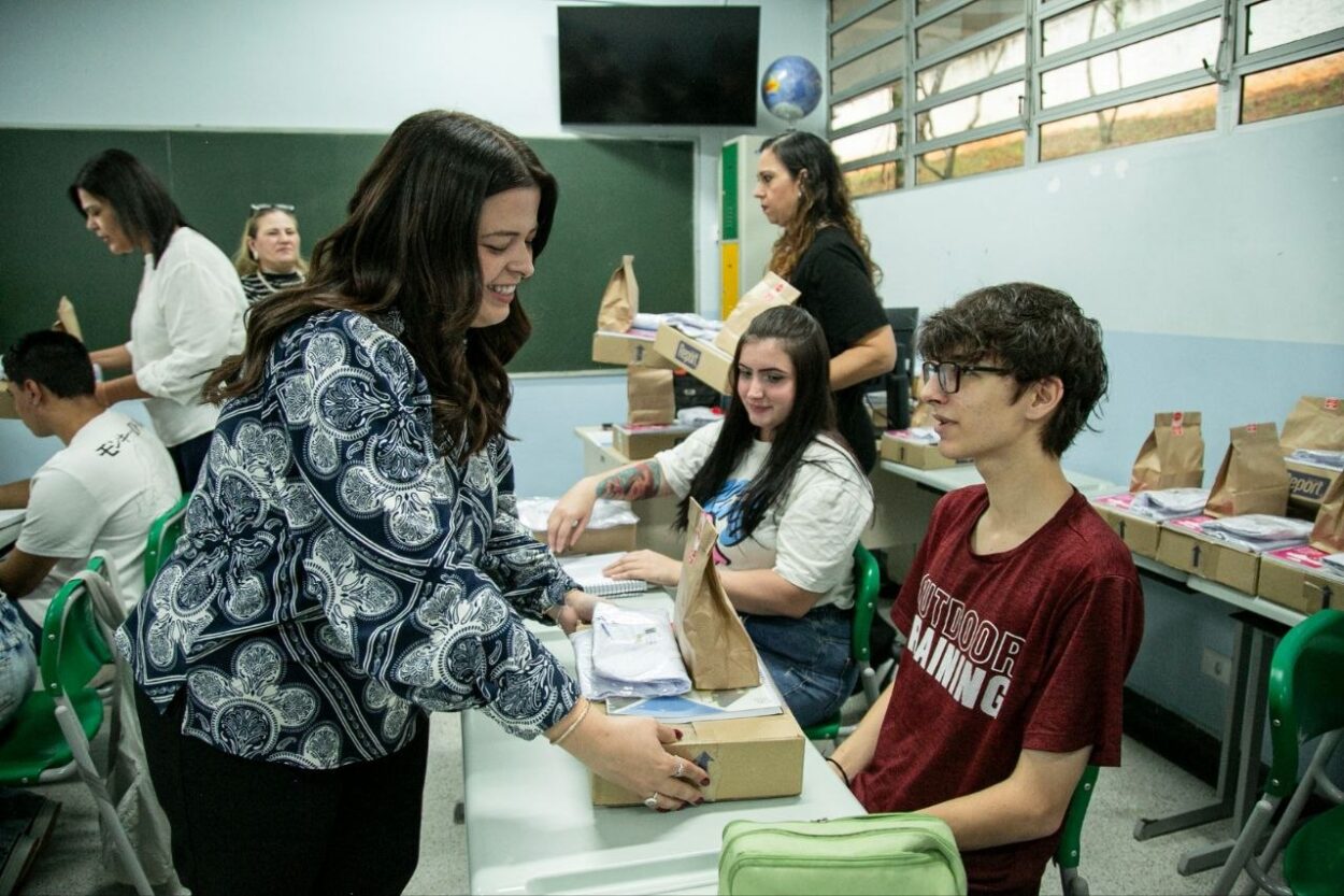 Jéssica Roberta lança módulos de Trabalho e Renda e Empreendedorismo na Escola de Ouro
