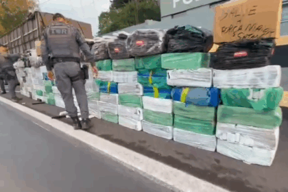 Carga enorme: quase 3 toneladas de maconha são encontradas em caminhão no interior de SP