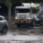 Vazamento na Avenida Prestes Maia causa alagamento e alerta motoristas em São Bernardo