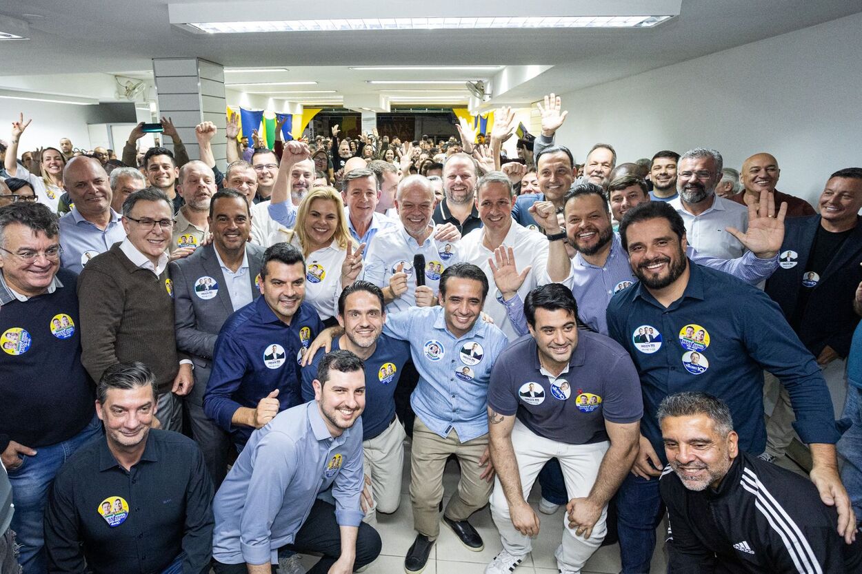 Com apoio do vice-governador e de Derrite, Carla e Orlando Morando inauguram comitê em São Caetano