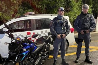 Fugiu pelo córrego, mas não escapou: PM recupera moto furtada e apreende infrator em Diadema
