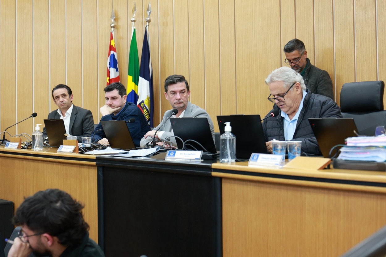 comissão será formada pelos vereadores Cicinho Moreira (PL), presidente; Bruno Vassari (PSB), relator; e Welbe Macedo (PSB), membro.