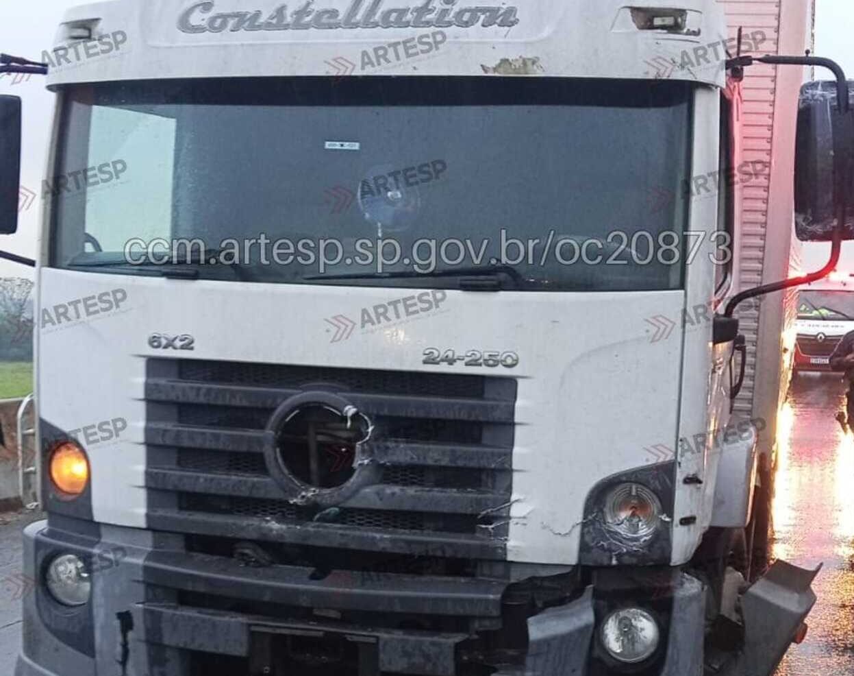 Engavetamento no km 116 do Rodoanel provocou interdições na pista e gerou seis quilômetros de congestionamento na manhã desta quarta-feira 