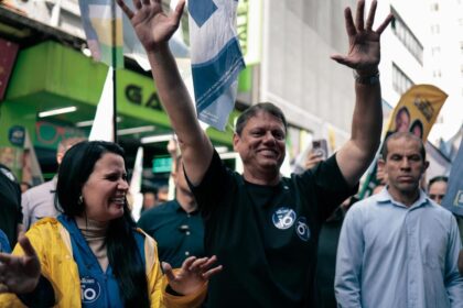 Tarcísio de Freitas cumpre agenda em Ribeirão Pires e realiza caminhada no comércio neste sábado