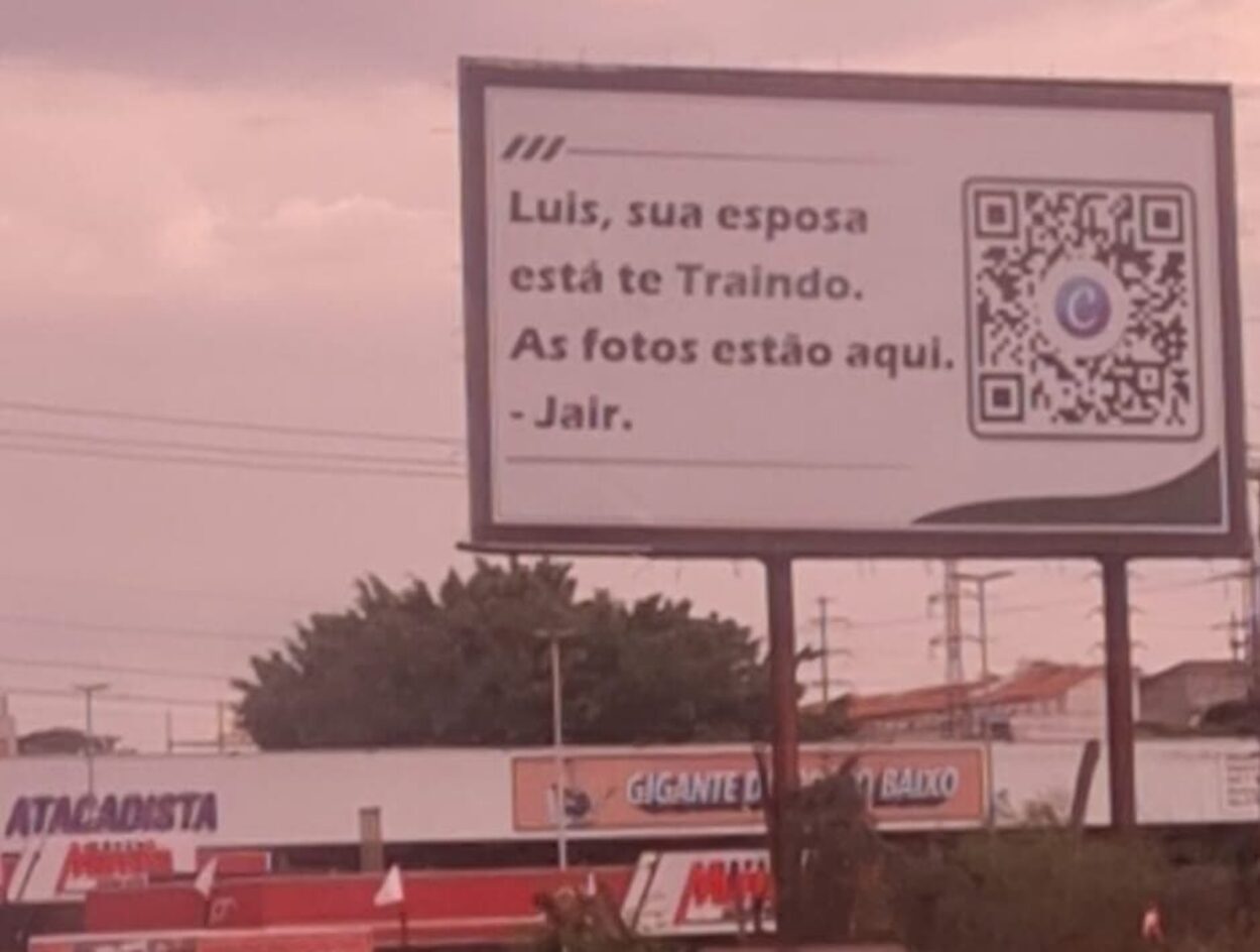 Outdoor com 'fofoca' e QR Code atrai milhares de curiosos na Via Anchieta