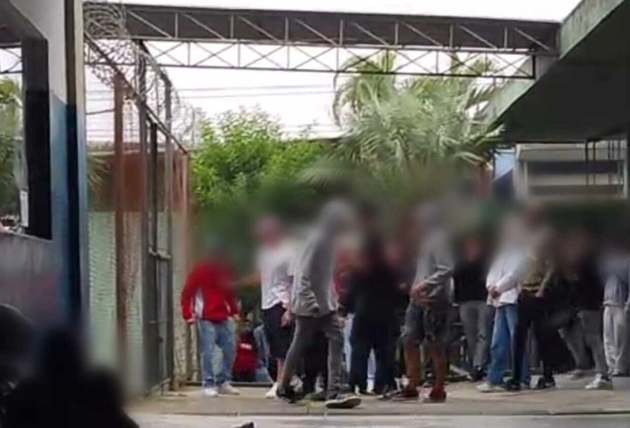 Conflito entre alunos de escolas que dividem prédio em São Bernardo gera preocupação de pais