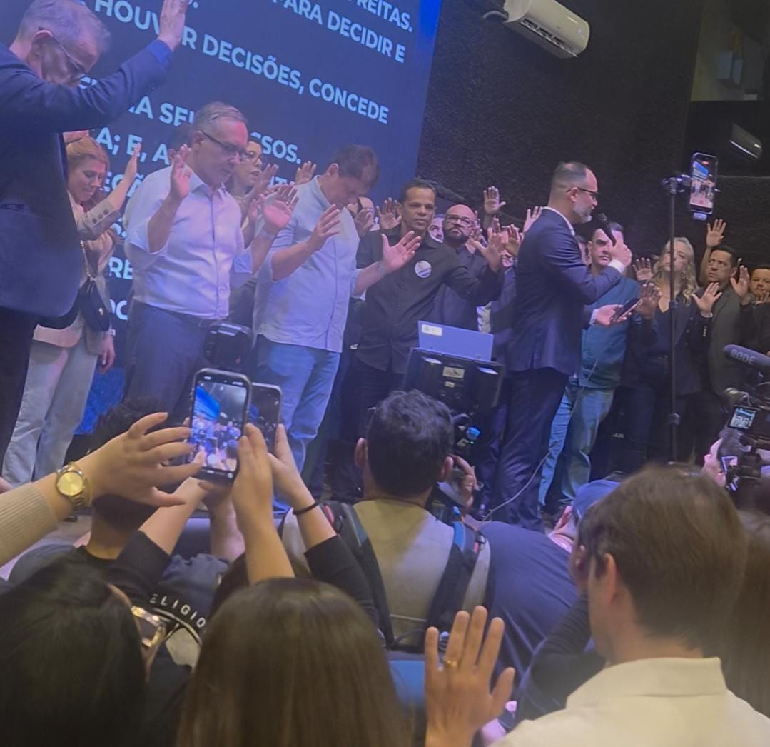 Em seguida, o governador seguiu para São Bernardo do Campo onde, ao lado do prefeito Marcelo Lima,  recebeu orações na Igreja Batista, no bairro dos Casa