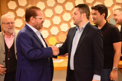 Gilvan visita Federação Paulista de Futebol e coloca Santo André à disposição para sediar a Copinha 2027
