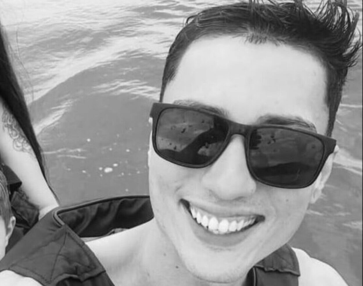 Motociclista de 26 anos morre em colisão com carreta na Estrada dos Alvarengas, em SBC