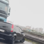 Colisão entre caminhão e carro mobiliza atendimento na Via Anchieta, em São Bernardo