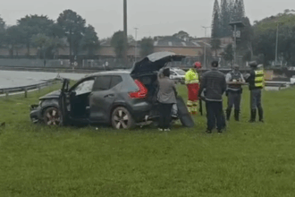 Capotamento deixa um ferido na Via Anchieta, em São Bernardo