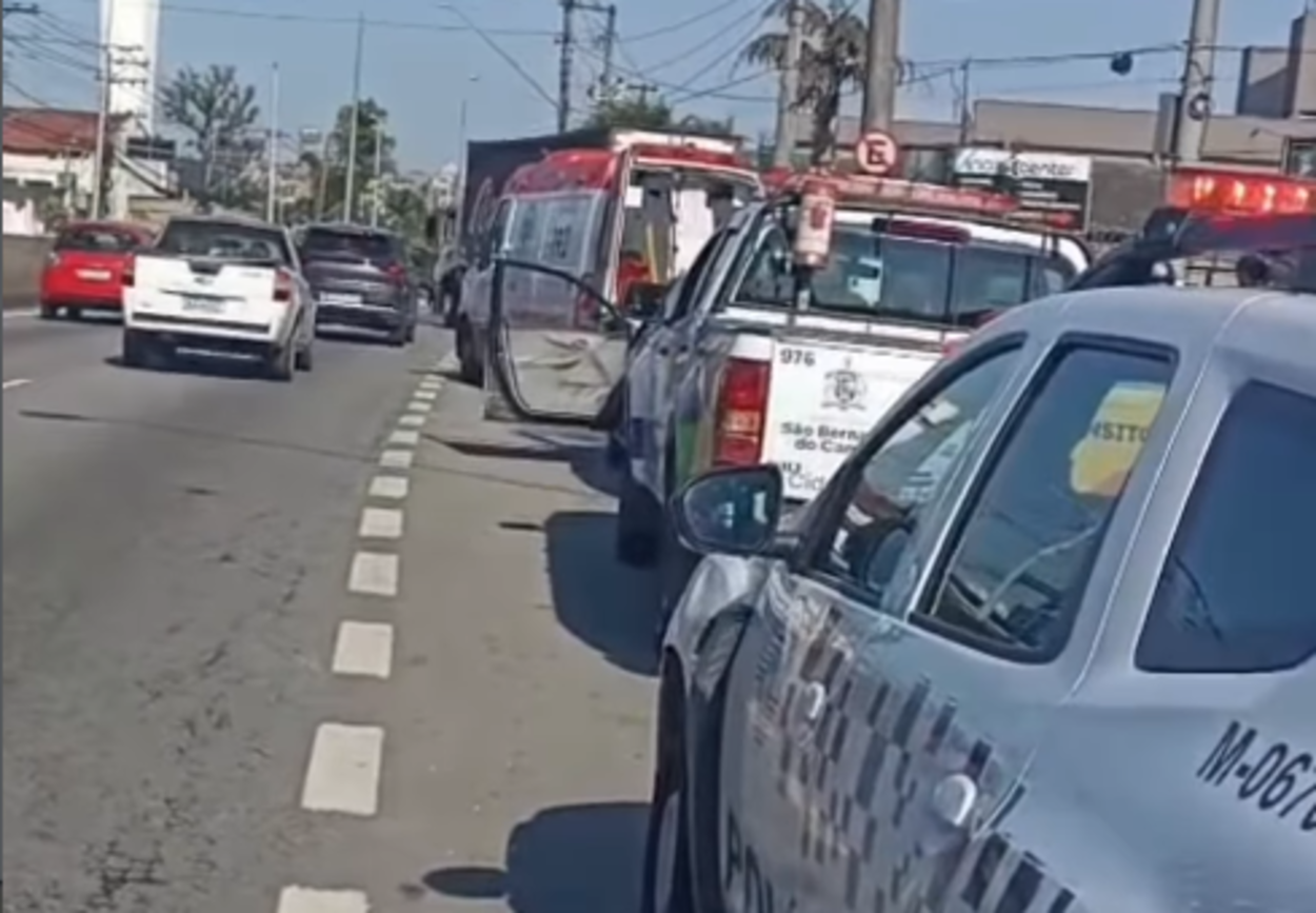 Manhã de acidentes na Via Anchieta complica o trânsito em São Bernardo