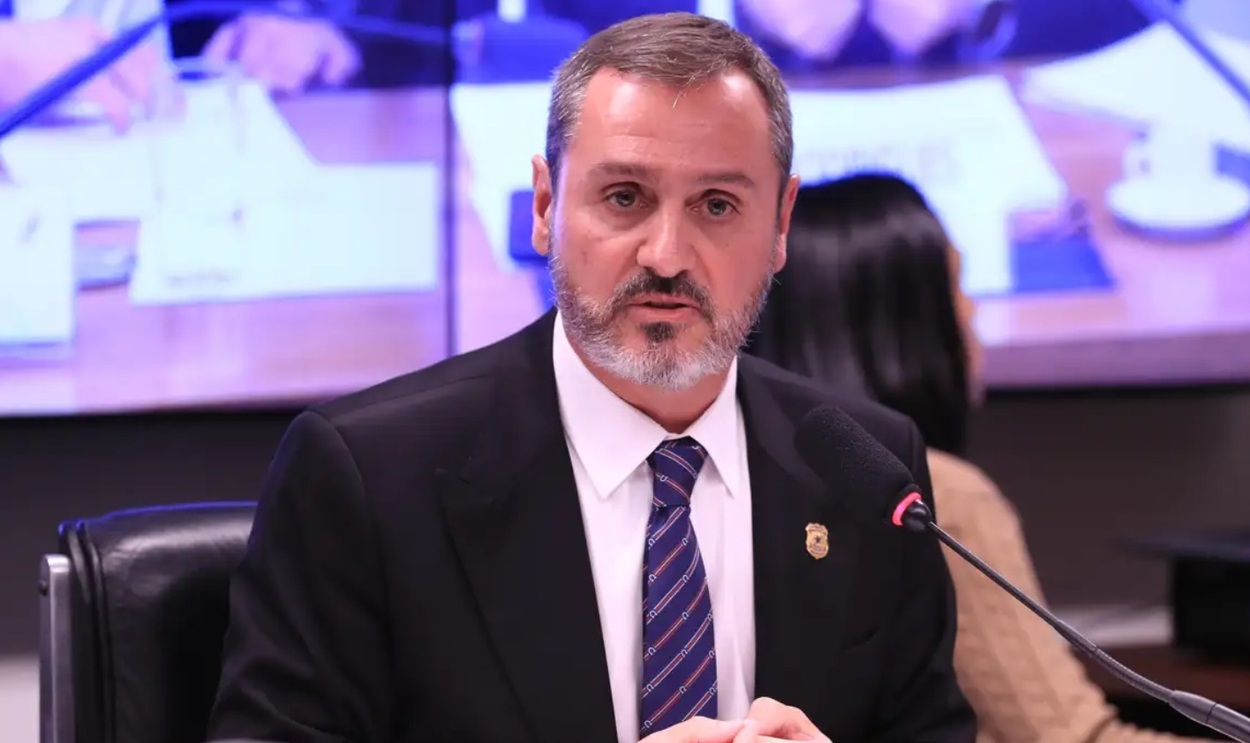 Flávio Dino anula decisão de Mendonça e reconduz Andrei Rodrigues ao comando da Polícia Federal