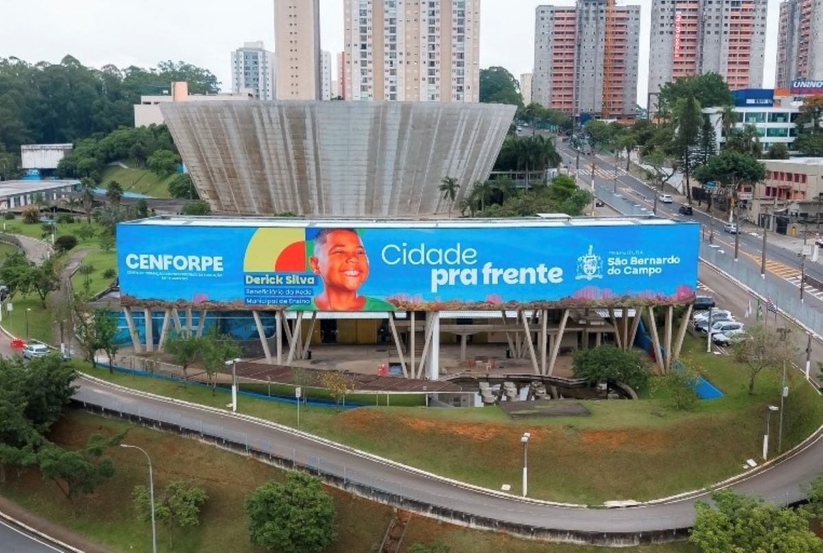 Retomado após espera de três anos, pagamento de progressões funcionais já beneficia 5.482 profissionais da educação de São Bernardo