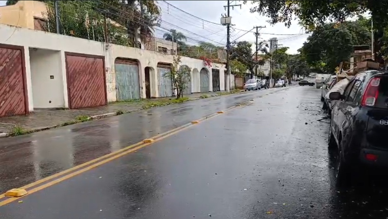 Quadrilha armada usa controle clonado, invade casa de auditor da Receita e faz reféns em SP