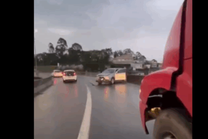Motorista passa mal, perde o controle do carro e é socorrida por caminhoneiro em São Bernardo