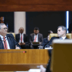 Fachin suspende decisões de Mendonça e Dino sobre comando da PF e dá 48h para diretor prestar informações