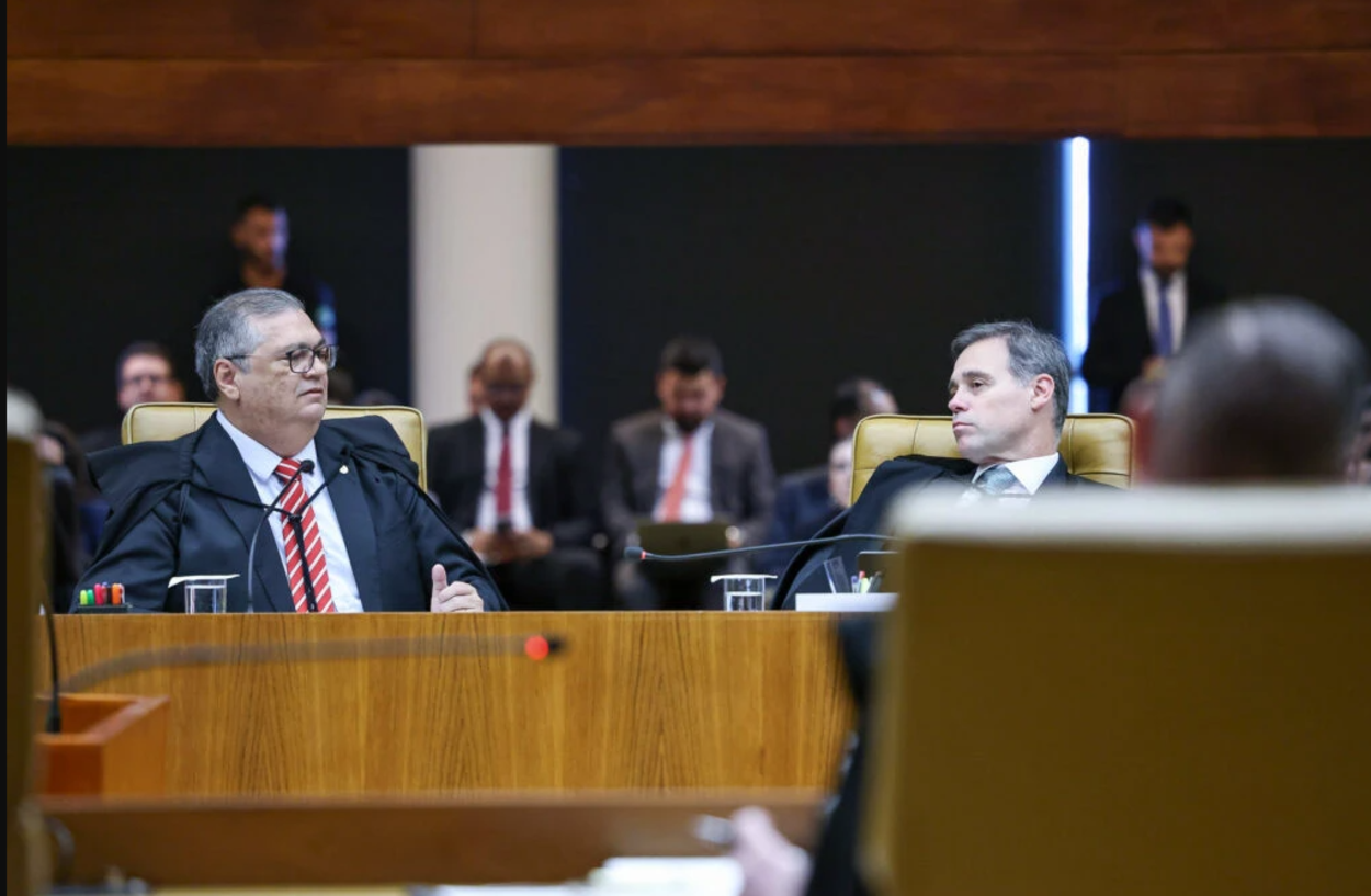 Fachin suspende decisões de Mendonça e Dino sobre comando da PF e dá 48h para diretor prestar informações