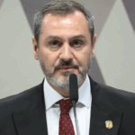 André Mendonça determina afastamento preventivo do diretor-geral da PF por suposto monitoramento de autoridades