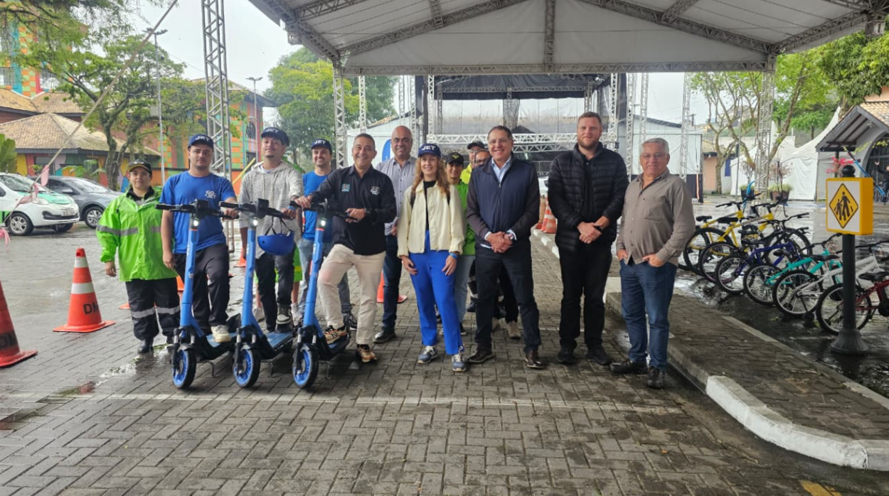 Com frota de 100 veículos compartilhados e atividades no Paço Municipal, prefeitura reforça incentivo à mobilidade sustentável, turismo e educação no trânsito