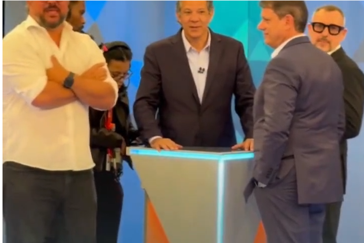 Bastidores do Debate: Tarcísio e Haddad mostram que são adversários e não inimigos antes de confronto na TV Globo