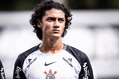Promessa de São Bernardo: Aos 17 anos, Iago Machado estreia como titular do Corinthians contra o Flamengo no Maracanã
