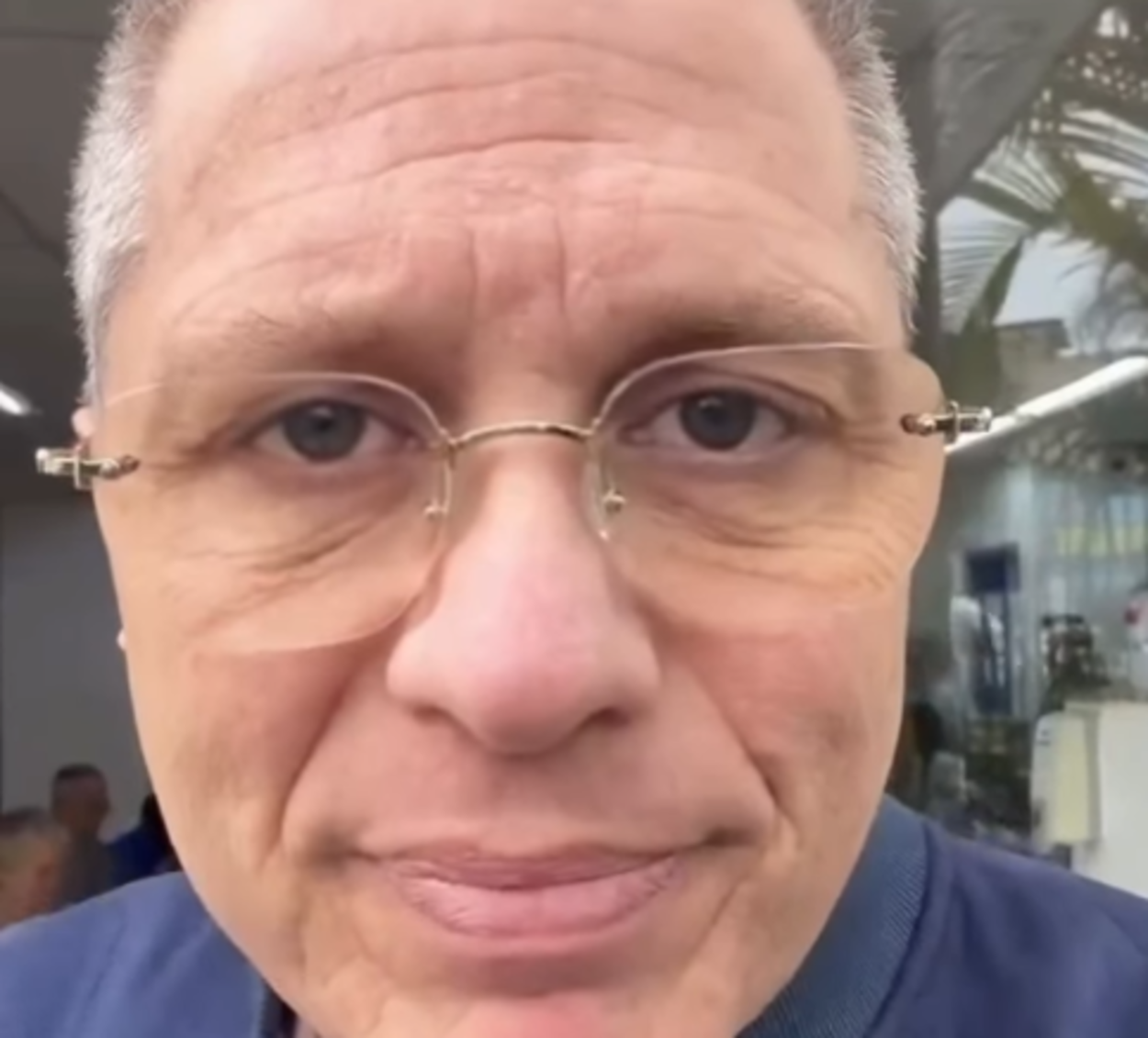 Secretário de Saúde, Jean Gorinchteyn, se pronunciou na web pedindo desculpas à população e afirmou que a gestão trabalha para restabelecer os serviços