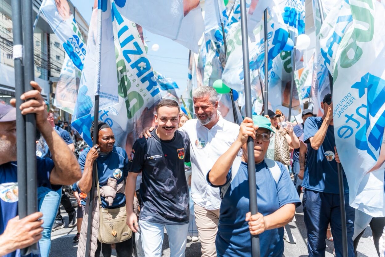 Caminhada de Fuzari mobiliza mais de 1.400 apoiadores na Rua Marechal Deodoro, tradicional centro comercial de São Bernardo
