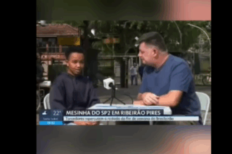 Renato Peters comanda quadro do SP2 em frente à estação de Ribeirão Pires e movimenta torcedores
