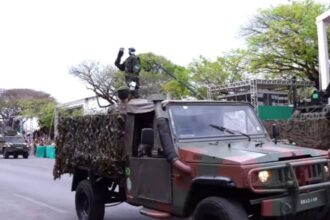Robô do Exército bate continência para Lula e vira atração no desfile do 7 de Setembro