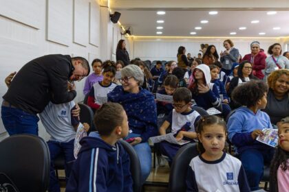 Desenhos de estudantes da rede municipal de Diadema vão estampar cadernos e mochilas em 2027