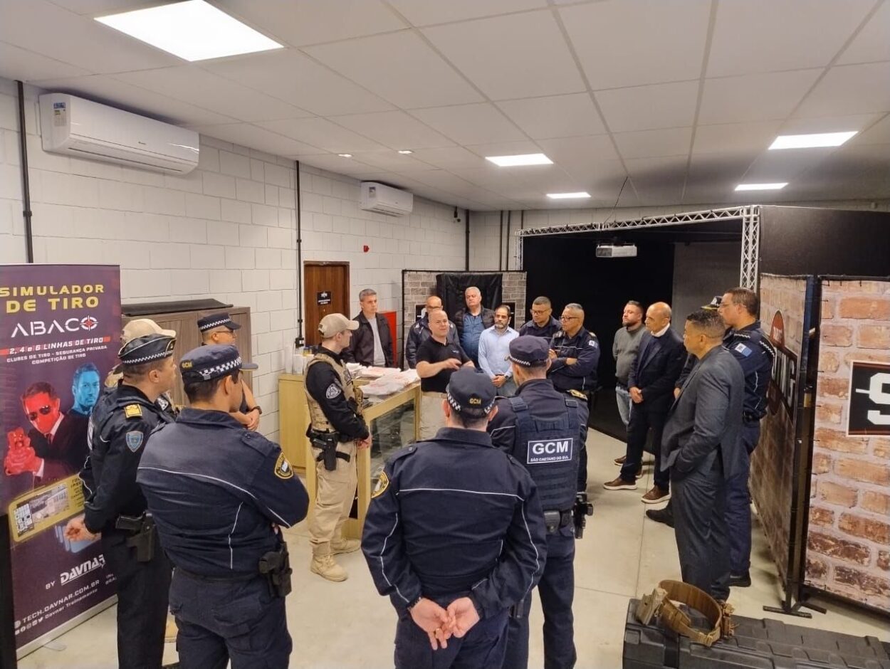 Consórcio ABC leva comandos das GCMs para conhecer centro de treinamento com simulação de eventos reais