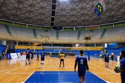 Vôlei masculino de São Caetano derrota a AGEE São Carlos no interior e se classifica como líder da Copa Piratininga