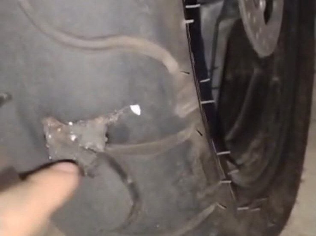 Motocicleta de trabalhador é alvo de vandalismo em frente ao Outlet Imigrantes em São Bernardo