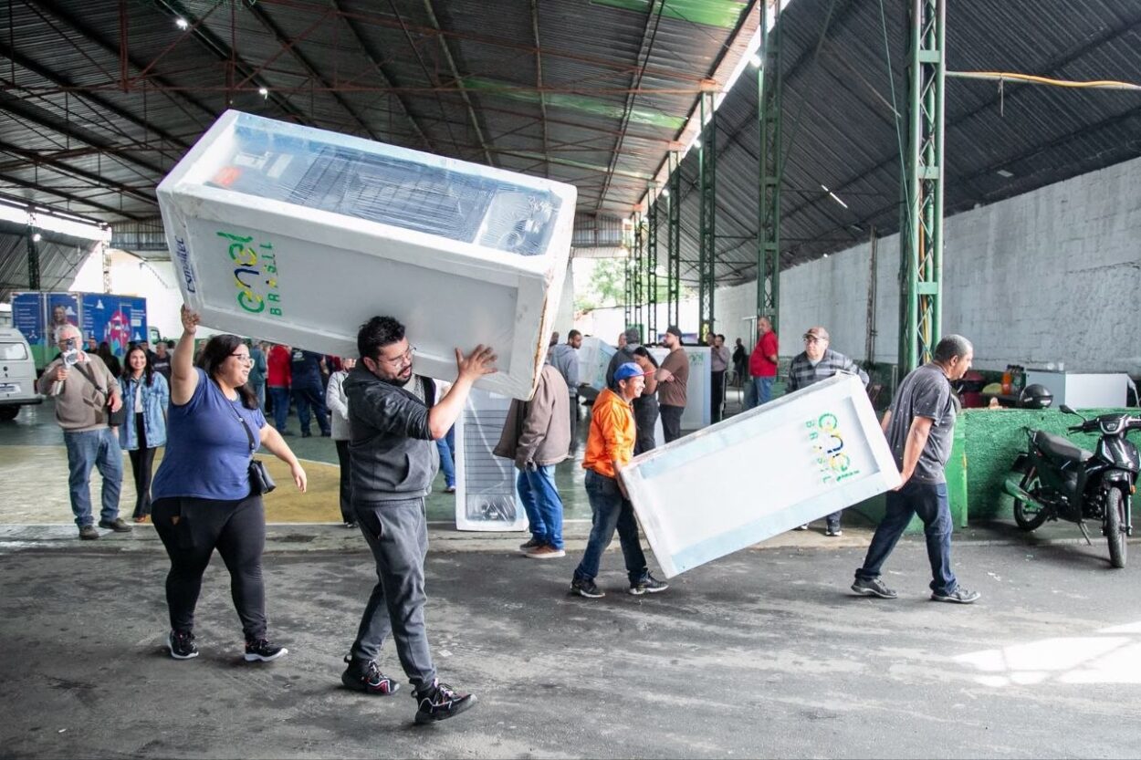 Programa de Troca de Geladeiras encerra entregas nesta sexta em Santo André e beneficia quase 500 famílias